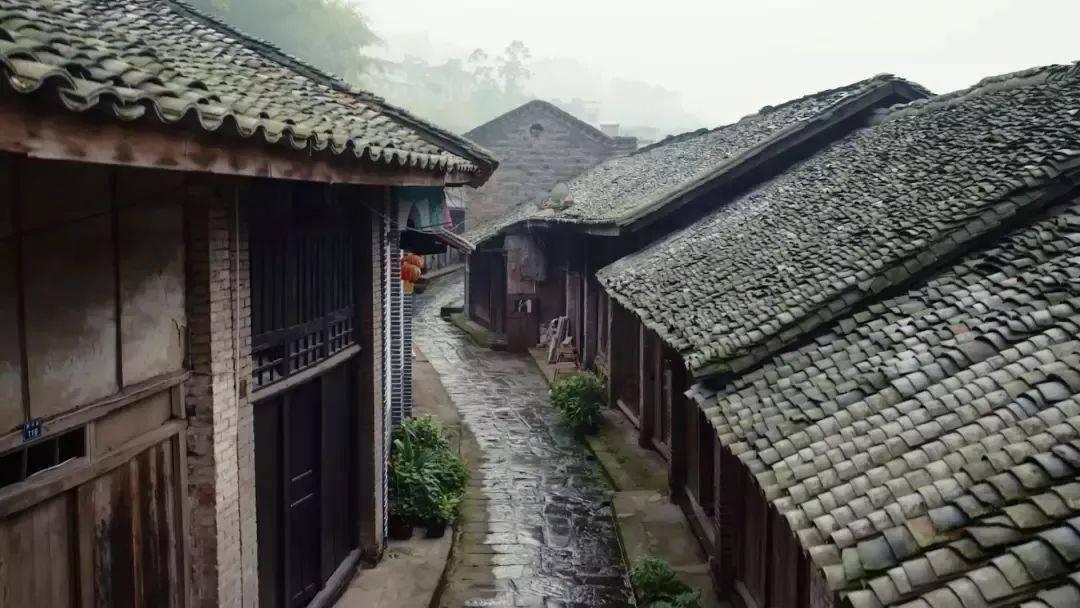 层层恐惧